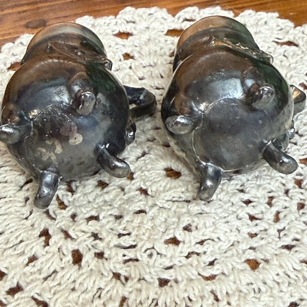 Unbranded Salt & Pepper Shakers Silver Good Vintage Footed Crest
